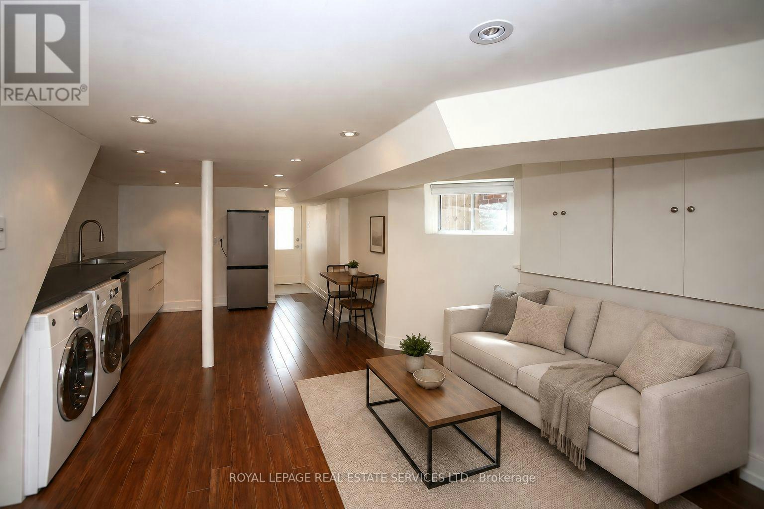 LOWER-506 Manning Avenue, Toronto, ON, M6G 2V7