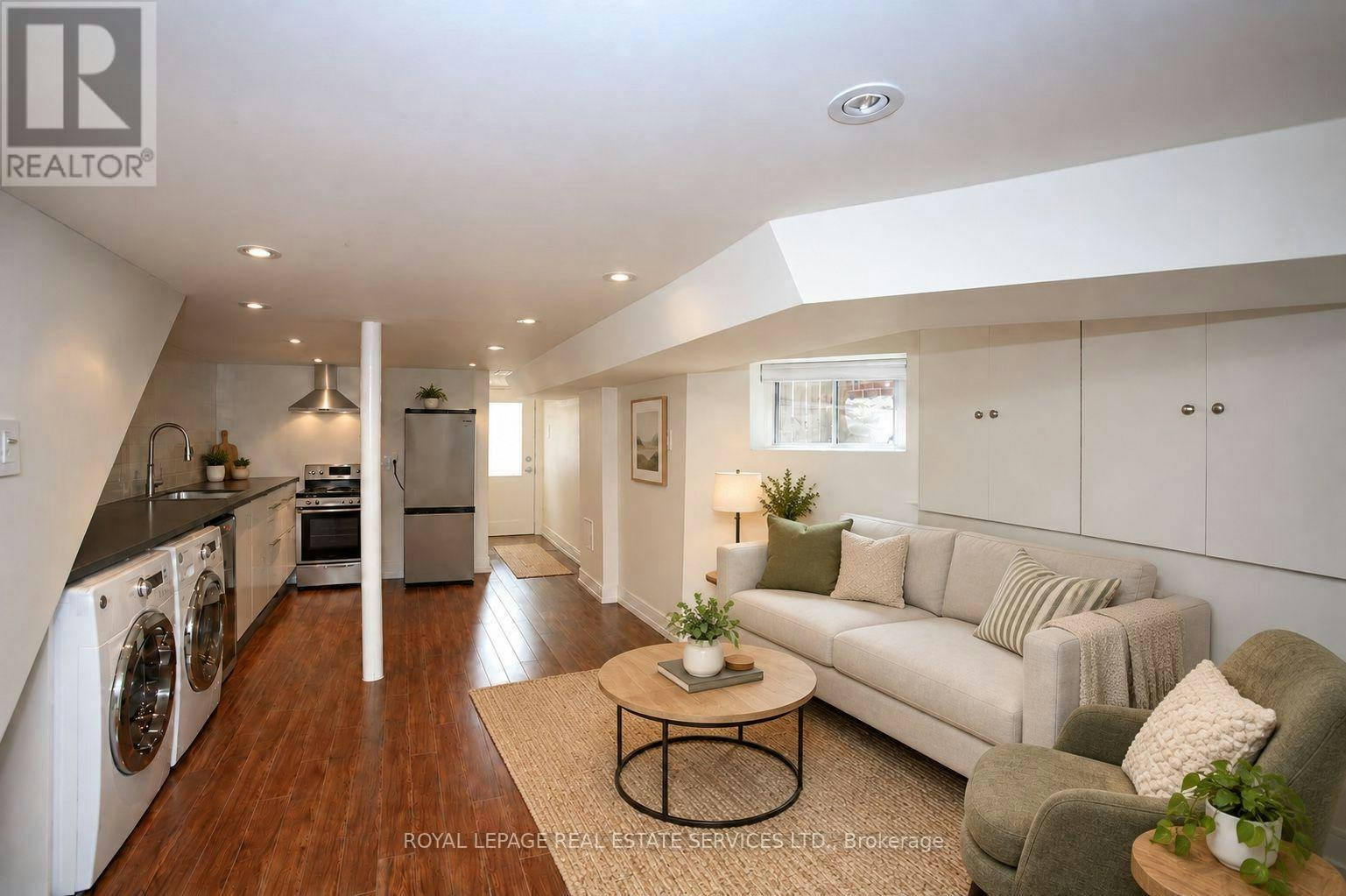 LOWER-506 Manning Avenue, Toronto, ON, M6G 2V7