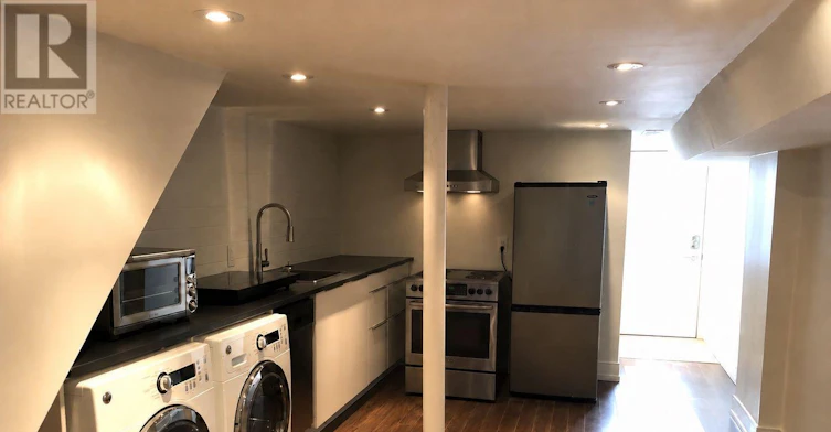 LOWER-506 Manning Avenue, Toronto, ON, M6G 2V7 - 4