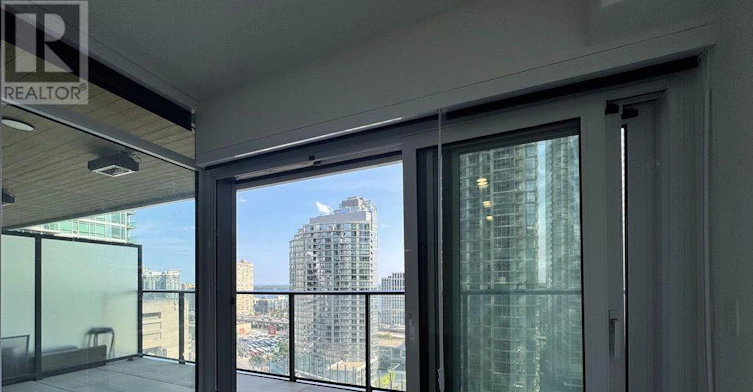1709-1 Concord Cityplace Way, Toronto, ON, M5V 0X3 - 4