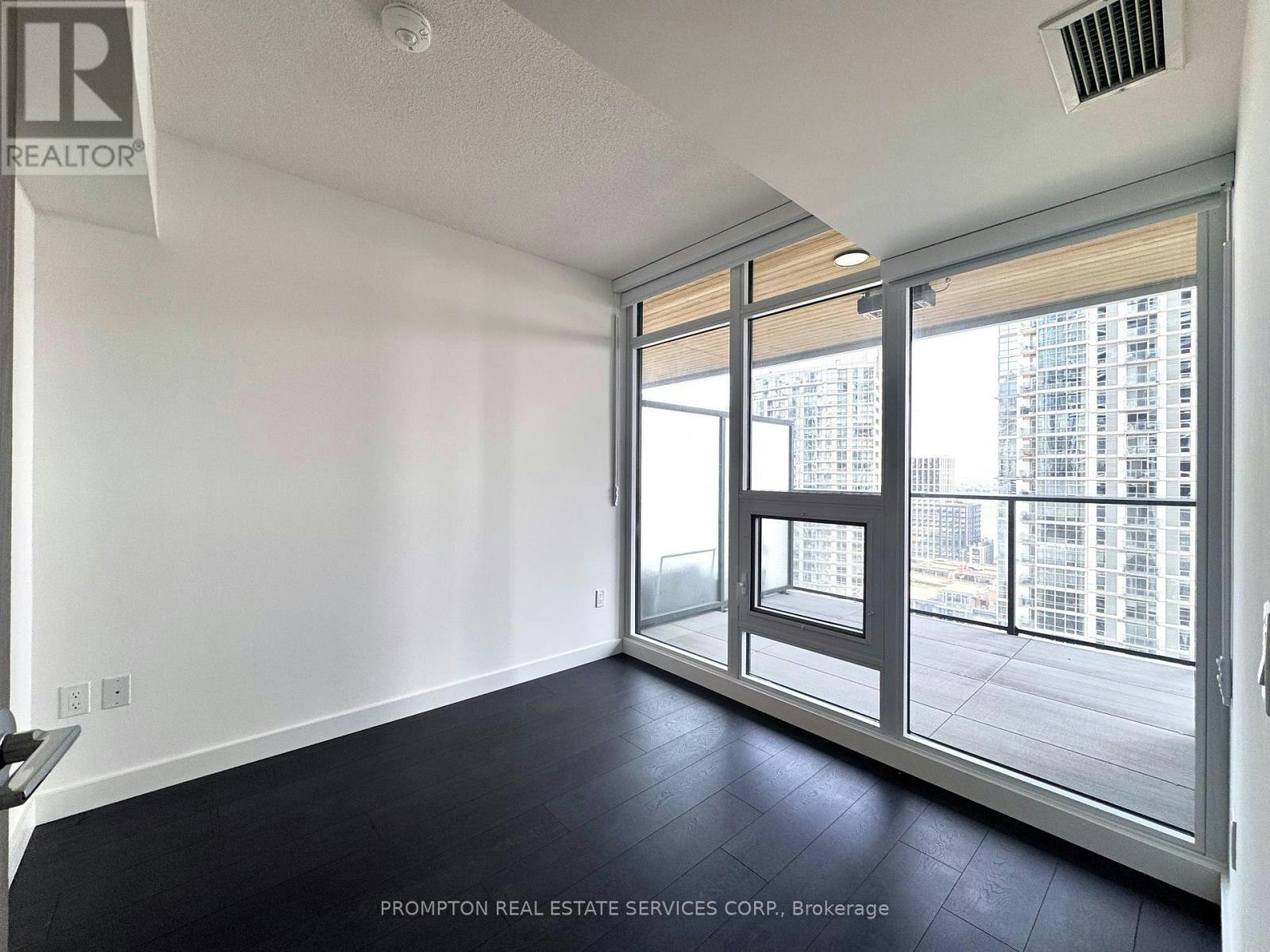 1709-1 Concord Cityplace Way, Toronto, ON, M5V 0X3 - 6