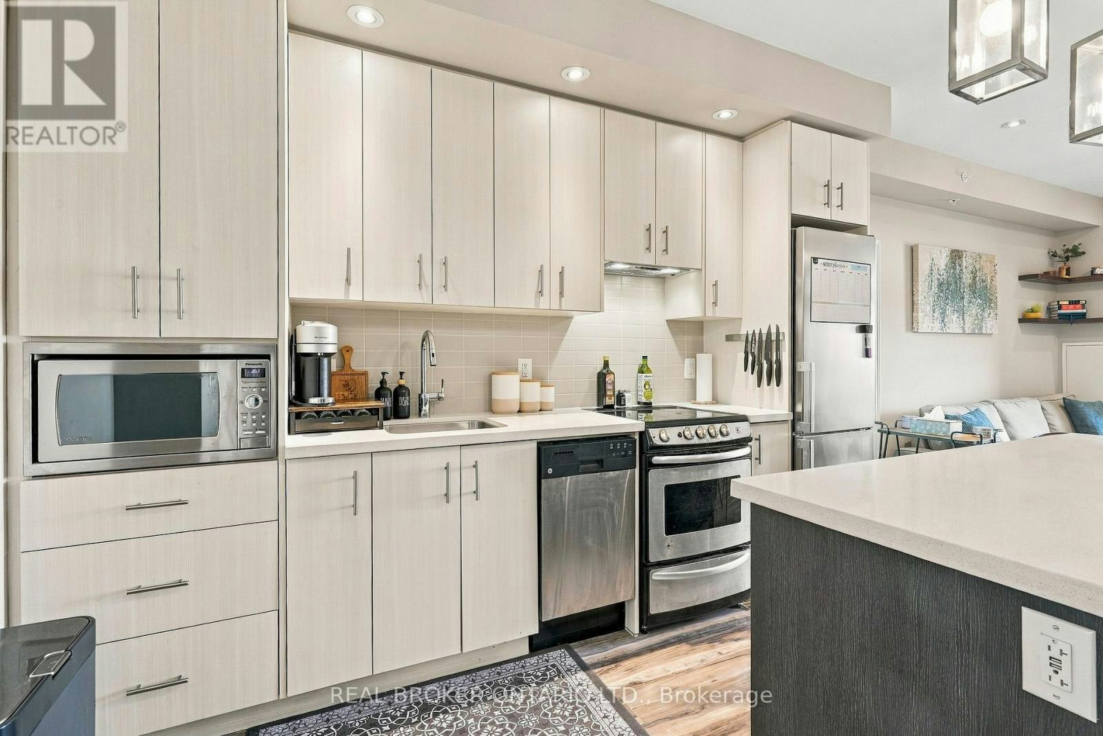 457 Plains Road E, Burlington, ON, L7T 0B8 - 2