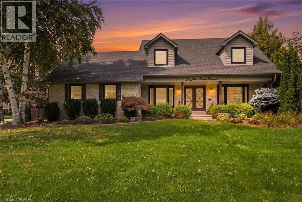 27 John Martin Crescent, Hamilton, ON, L8B 0Z9
