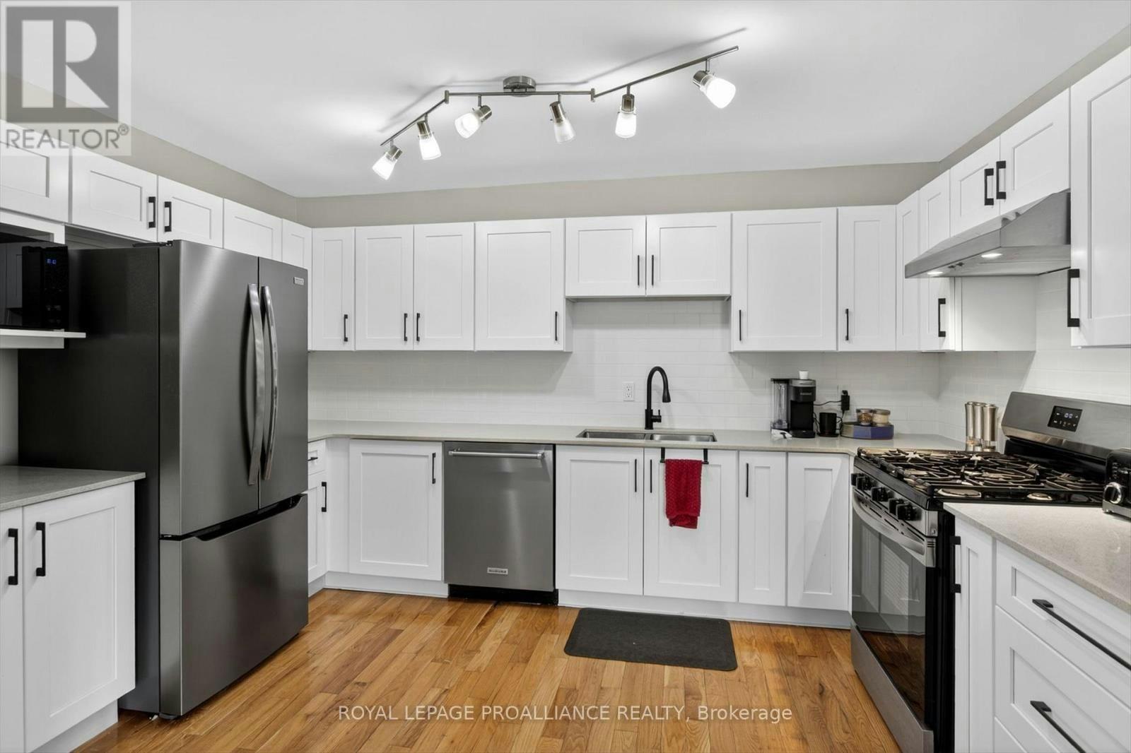 644 Trailview Drive, Peterborough, ON, K9J 8P3 - 7