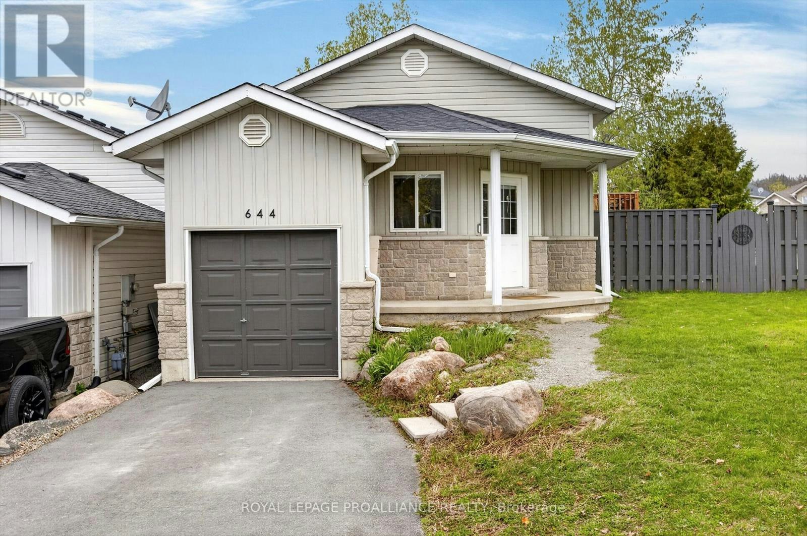 644 Trailview Drive, Peterborough, ON, K9J 8P3 - 2