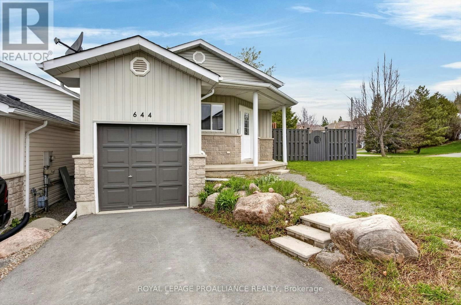 644 Trailview Drive, Peterborough, ON, K9J 8P3 - 4