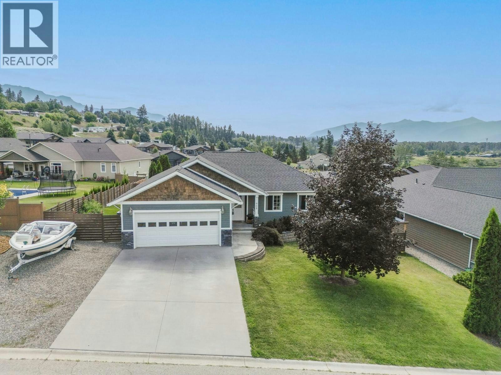 908 Purcell Crescent, Creston, BC, V0B 1G3