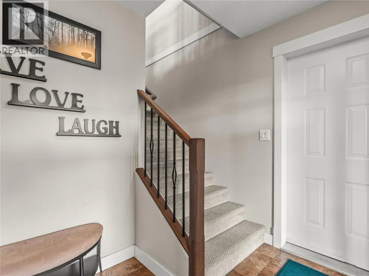 121 Blackcomb Court, Vernon, BC, V1B 4E1 - 4