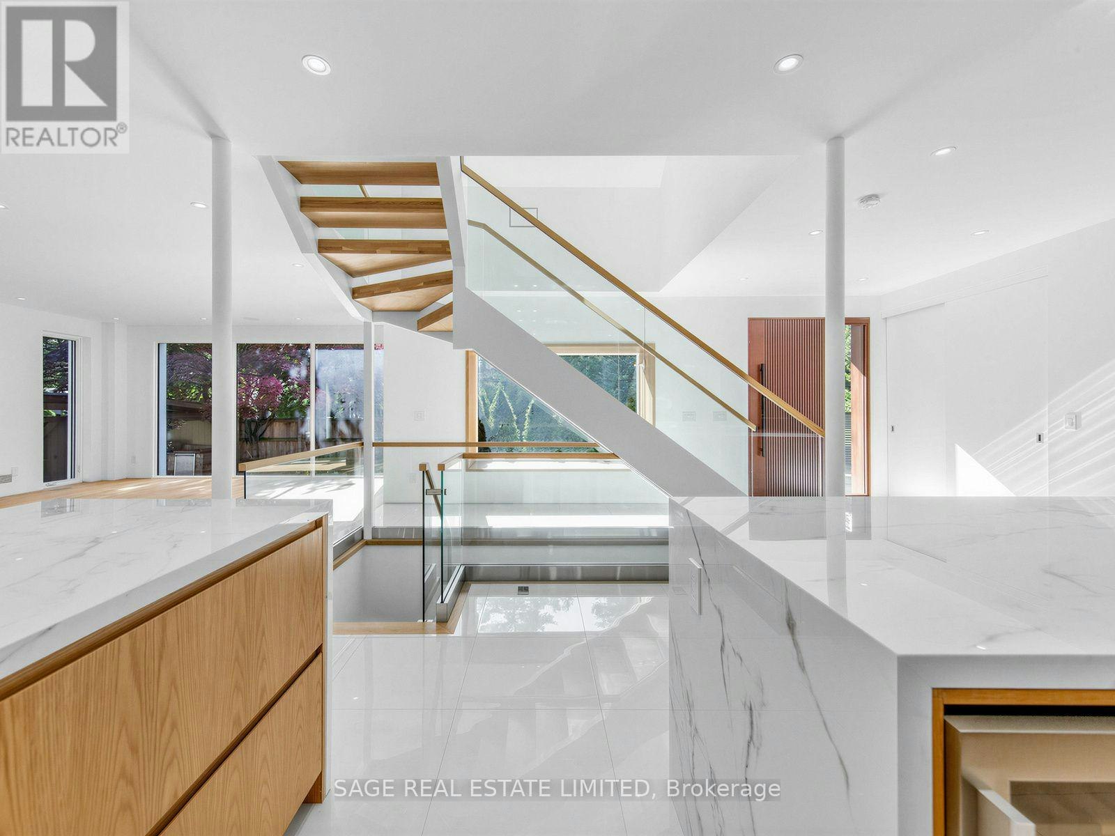 2 Addison Crescent, Toronto, ON, M3B 1K8 - 13