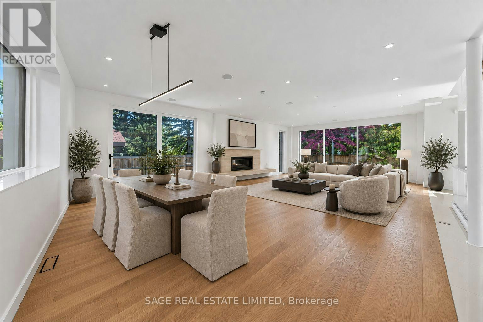 2 Addison Crescent, Toronto, ON, M3B 1K8 - 2