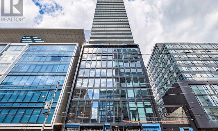 1505-284 King Street E