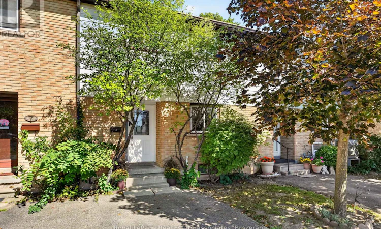 8-59 Maple Avenue