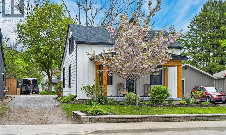 255 Macnab Street