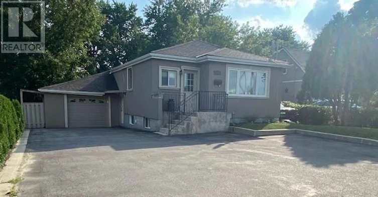 561 Mohawk Road W, Hamilton, ON, L9C 1X5
