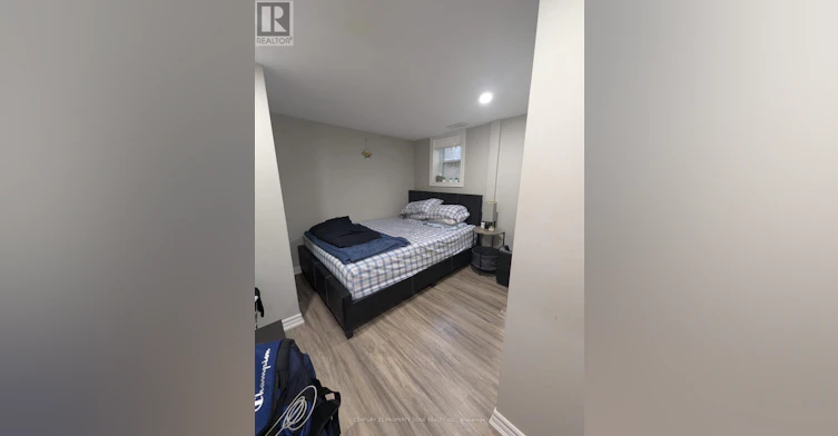 561 Mohawk Road W, Hamilton, ON, L9C 1X5 - 4