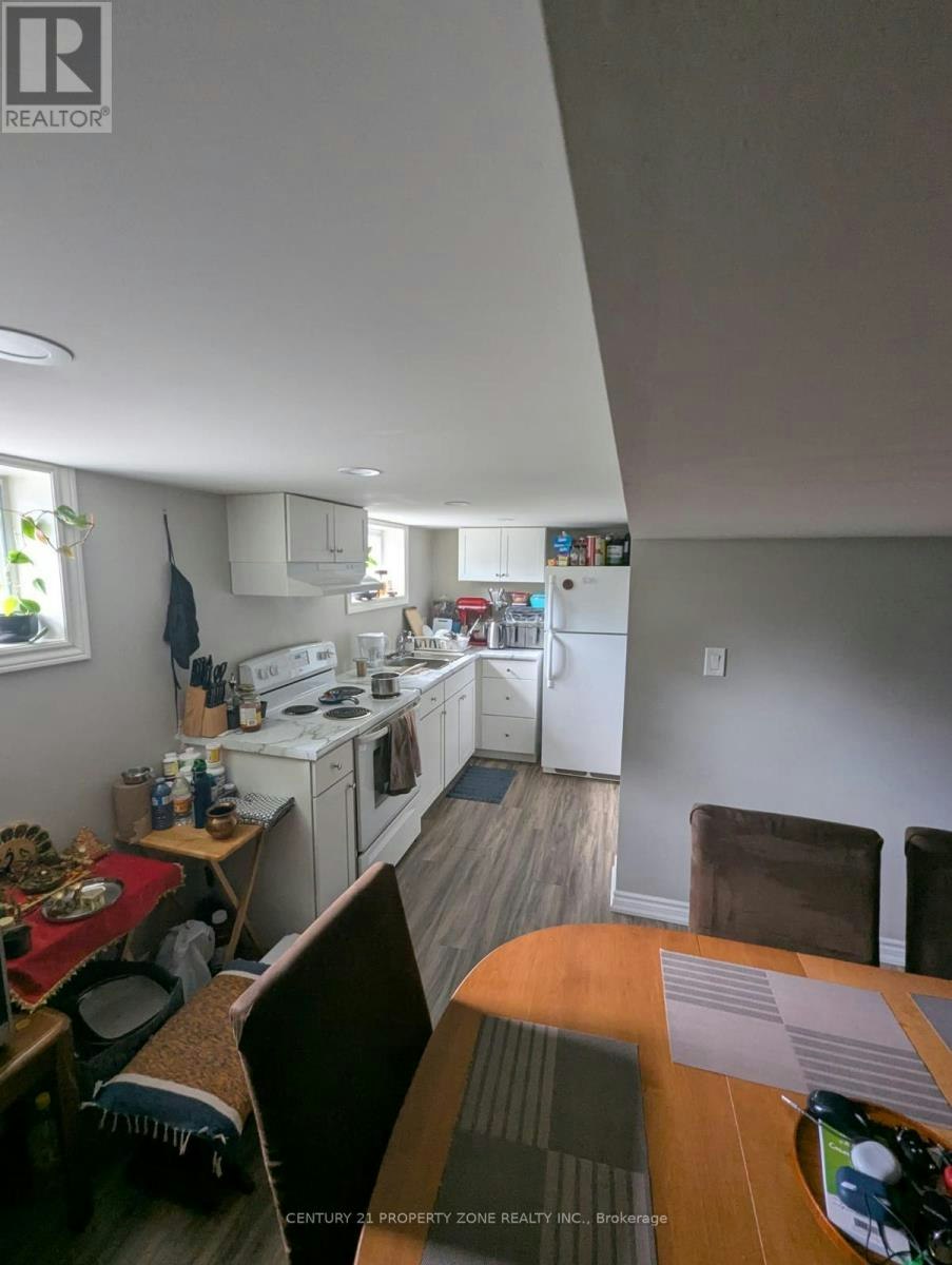 561 Mohawk Road W, Hamilton, ON, L9C 1X5 - 2