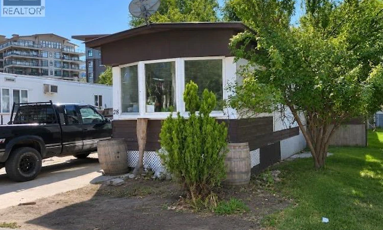 28-3245 Paris Street