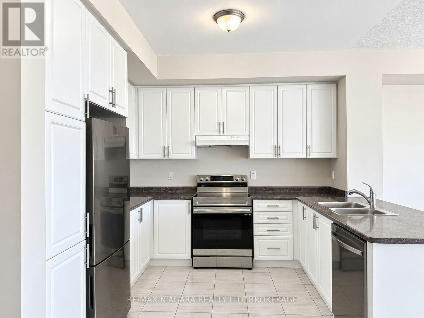 109 Sapphire Way, Thorold, ON, L2V 0L5 - 5