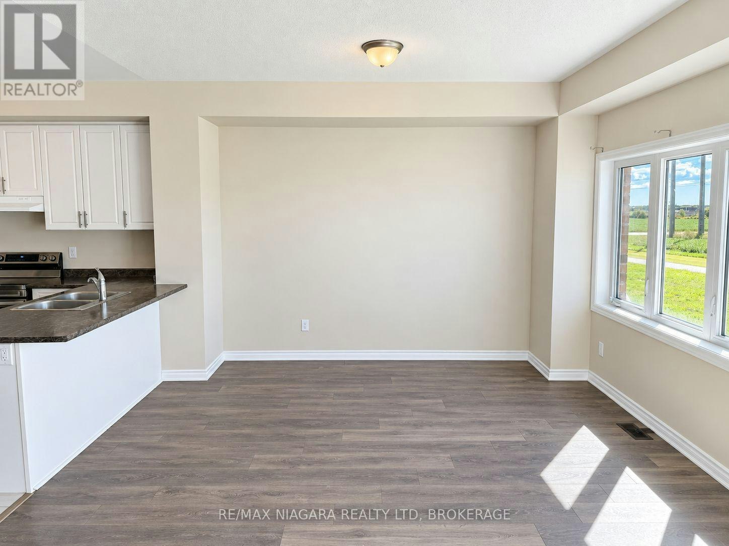 109 Sapphire Way, Thorold, ON, L2V 0L5 - 8