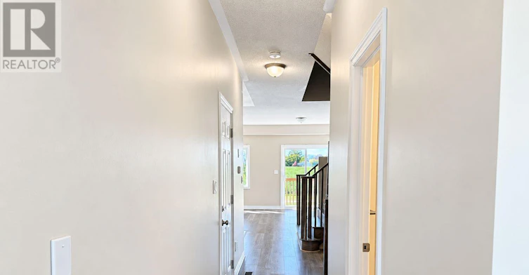 109 Sapphire Way, Thorold, ON, L2V 0L5 - 3
