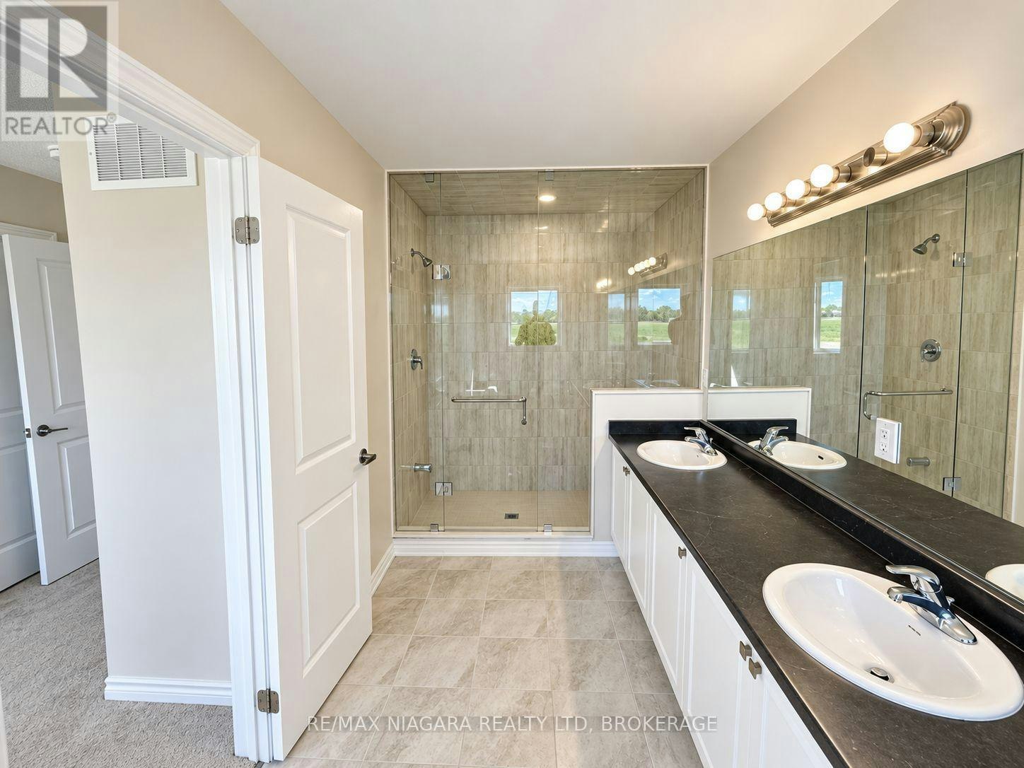 109 Sapphire Way, Thorold, ON, L2V 0L5 - 11