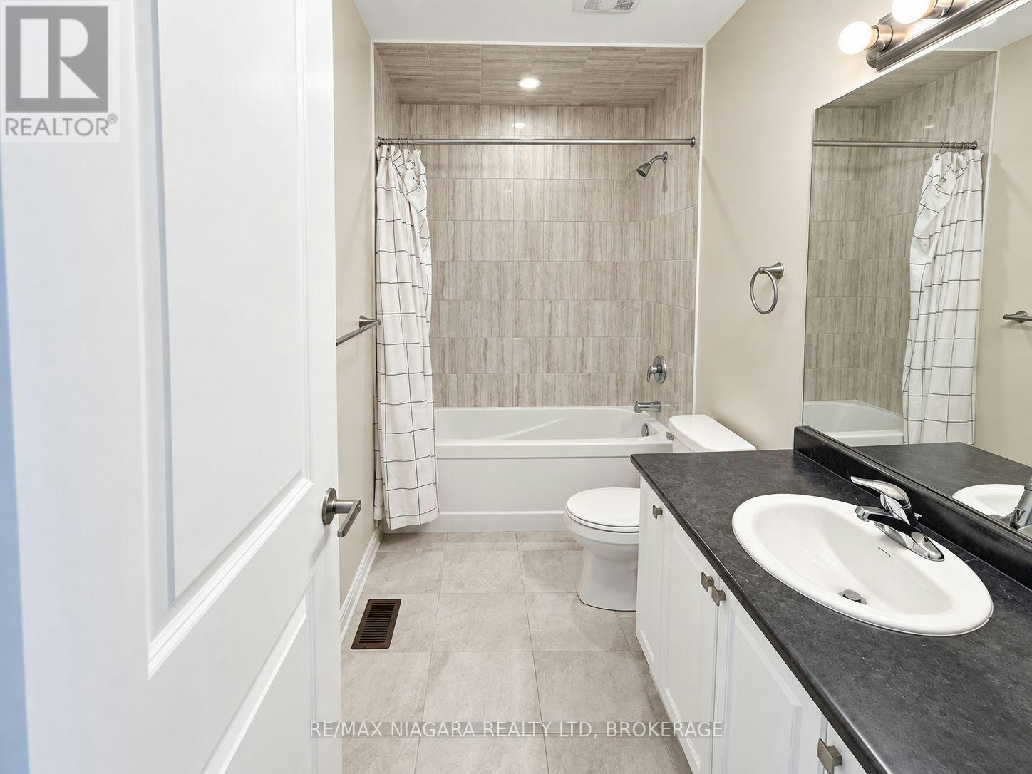 109 Sapphire Way, Thorold, ON, L2V 0L5 - 16