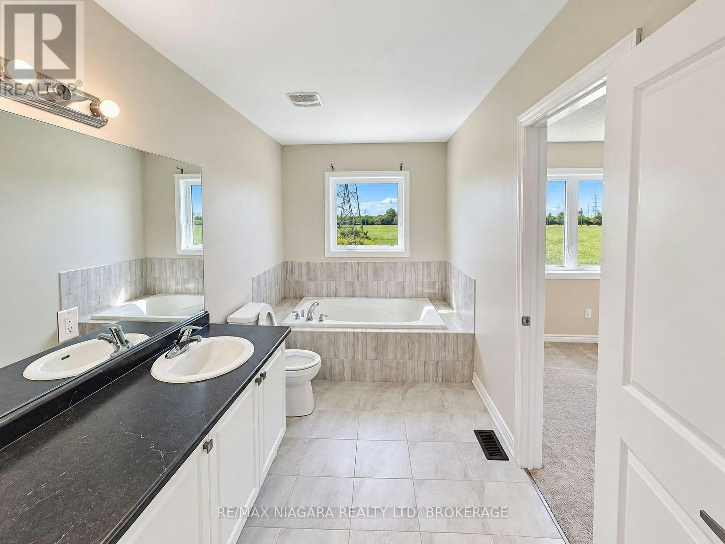 109 Sapphire Way, Thorold, ON, L2V 0L5 - 12