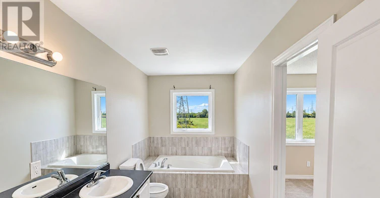 109 Sapphire Way, Thorold, ON, L2V 0L5 - 12