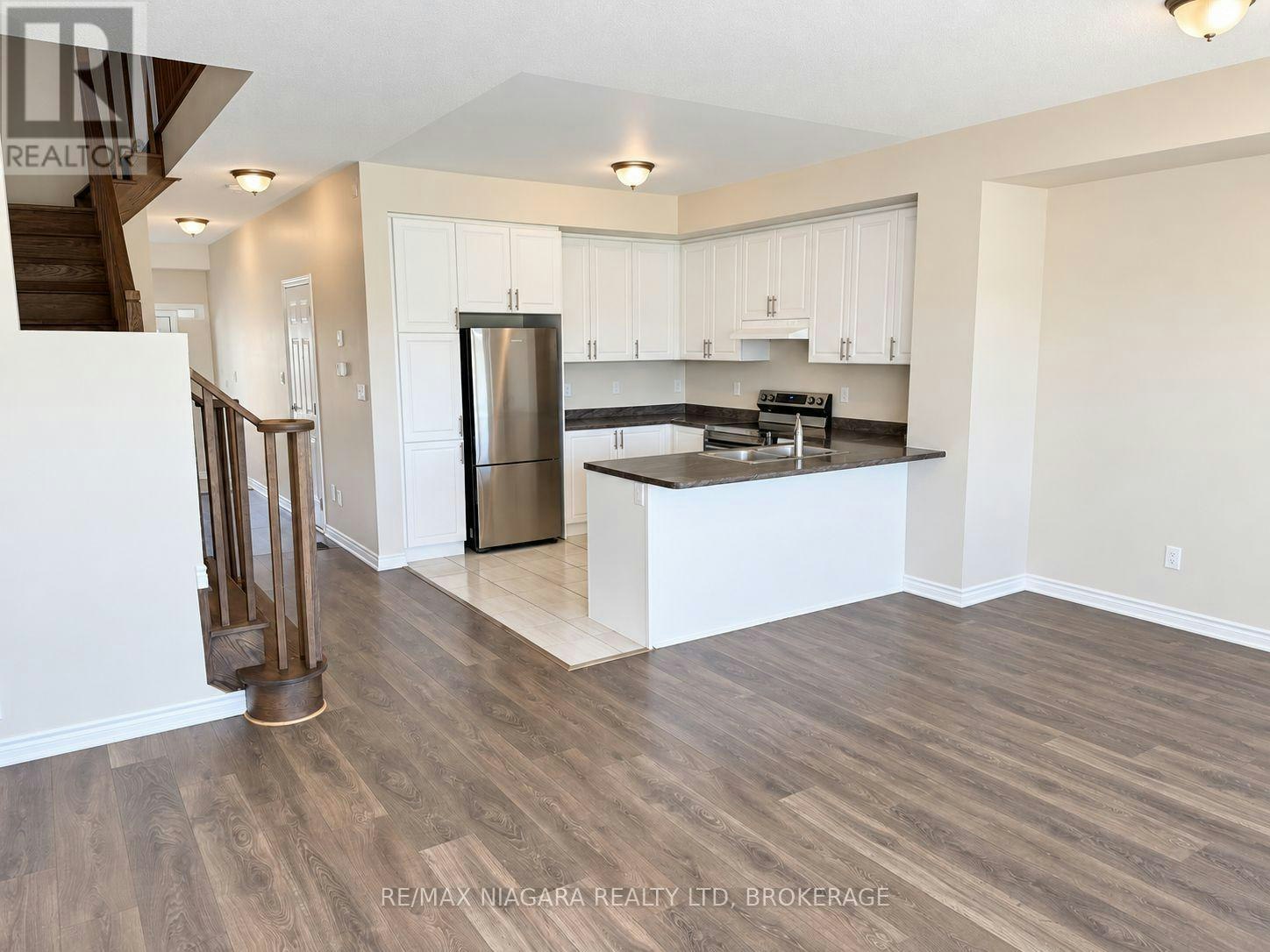 109 Sapphire Way, Thorold, ON, L2V 0L5 - 6