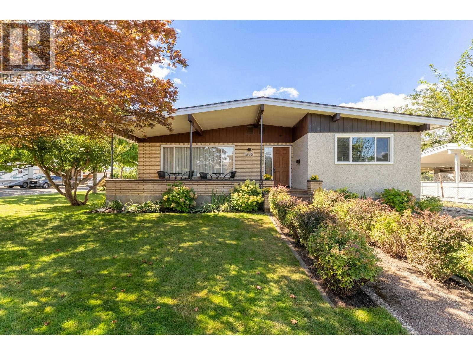 1306 Lombardy Square, Kelowna, BC, V1Y 3S4