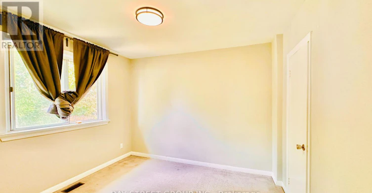 57 Medway Crescent, Toronto, ON, M1P 3T7 - 12