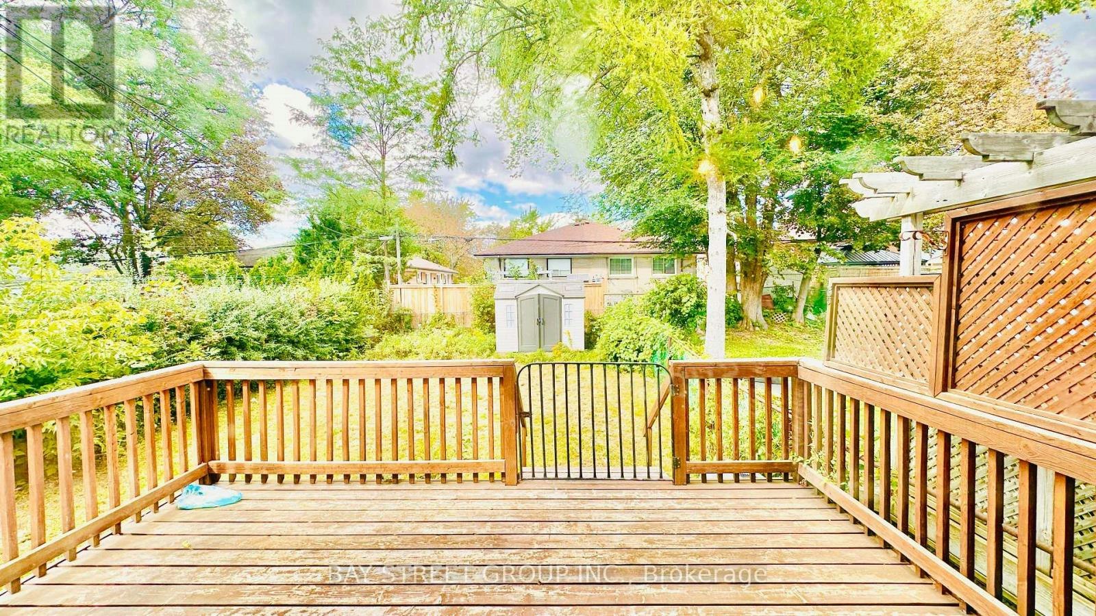 57 Medway Crescent, Toronto, ON, M1P 3T7 - 6