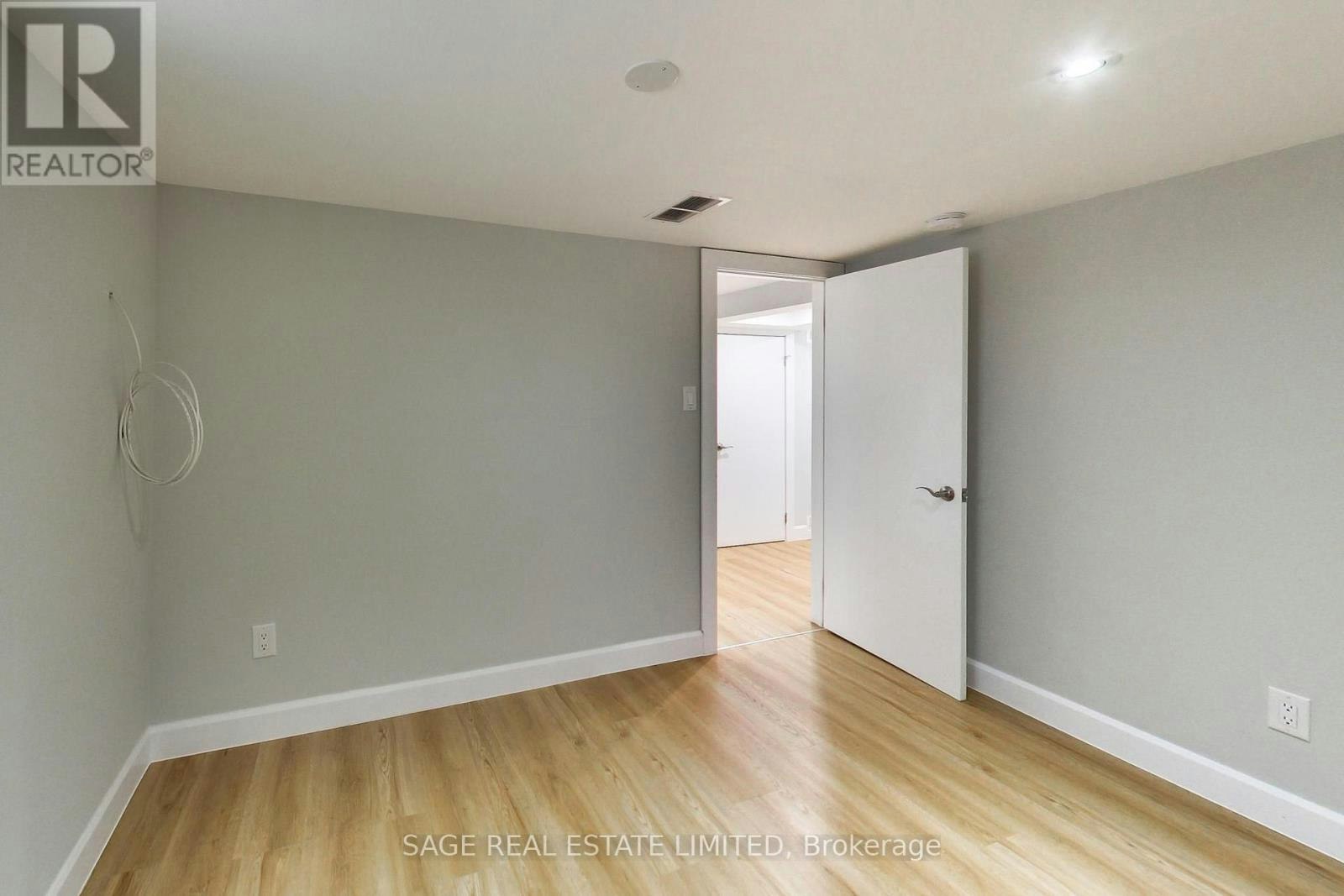 LOWER-2505 Gerrard Street E, Toronto, ON, M1N 1W7 - 16