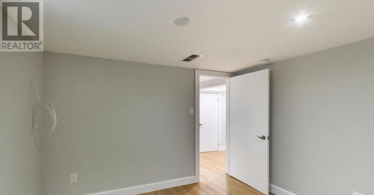 LOWER-2505 Gerrard Street E, Toronto, ON, M1N 1W7 - 16