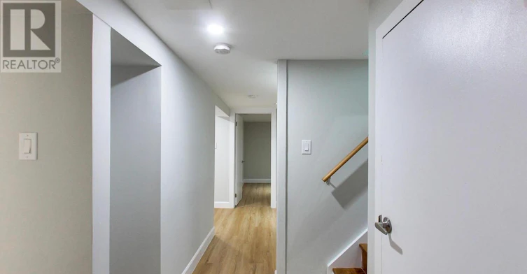LOWER-2505 Gerrard Street E, Toronto, ON, M1N 1W7 - 12