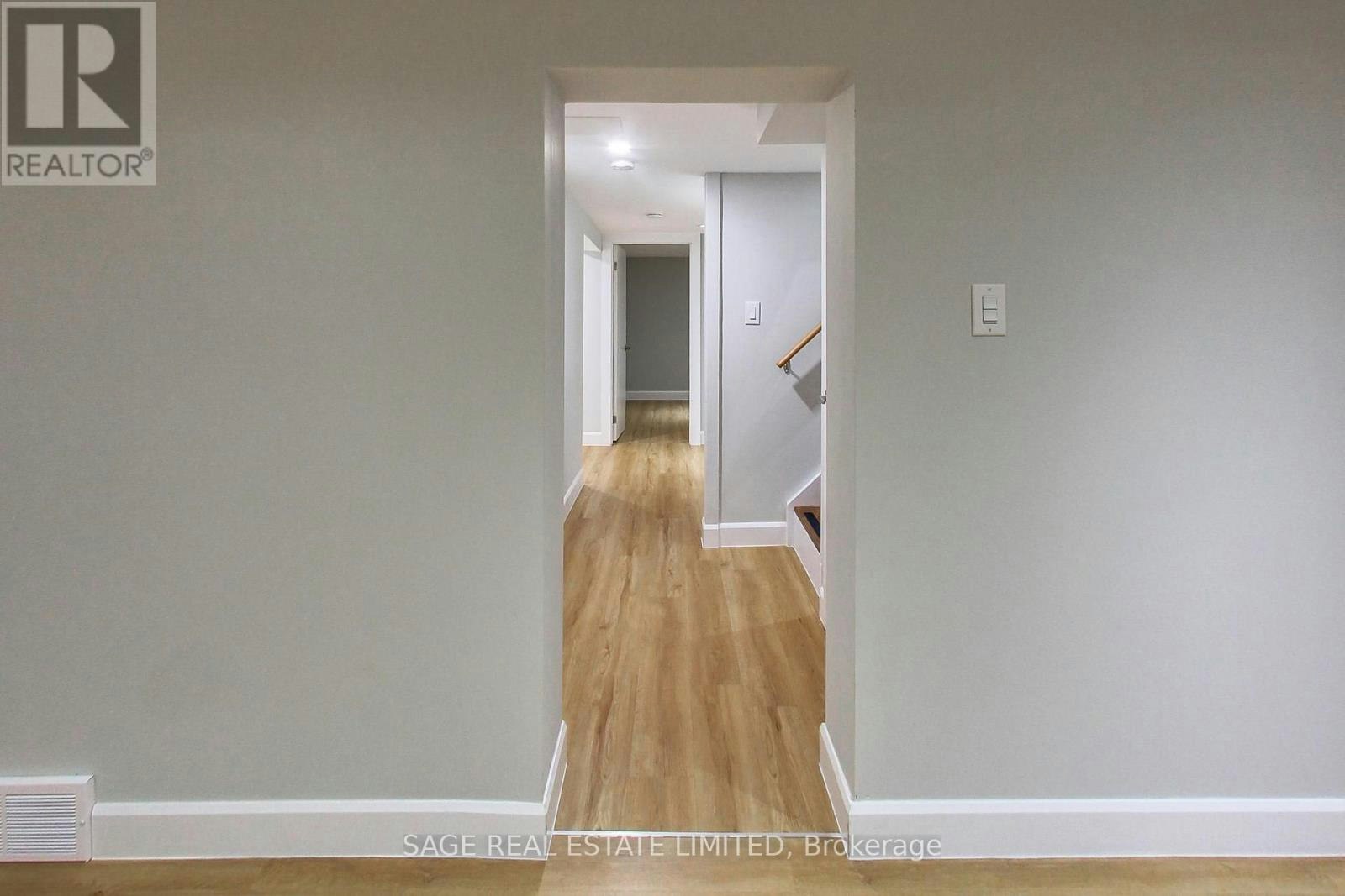 LOWER-2505 Gerrard Street E, Toronto, ON, M1N 1W7 - 11