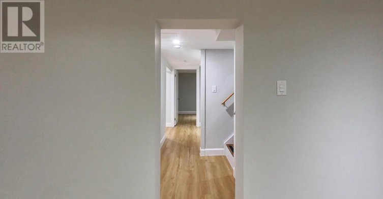 LOWER-2505 Gerrard Street E, Toronto, ON, M1N 1W7 - 11