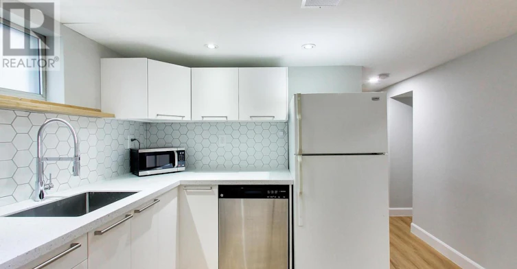 LOWER-2505 Gerrard Street E, Toronto, ON, M1N 1W7