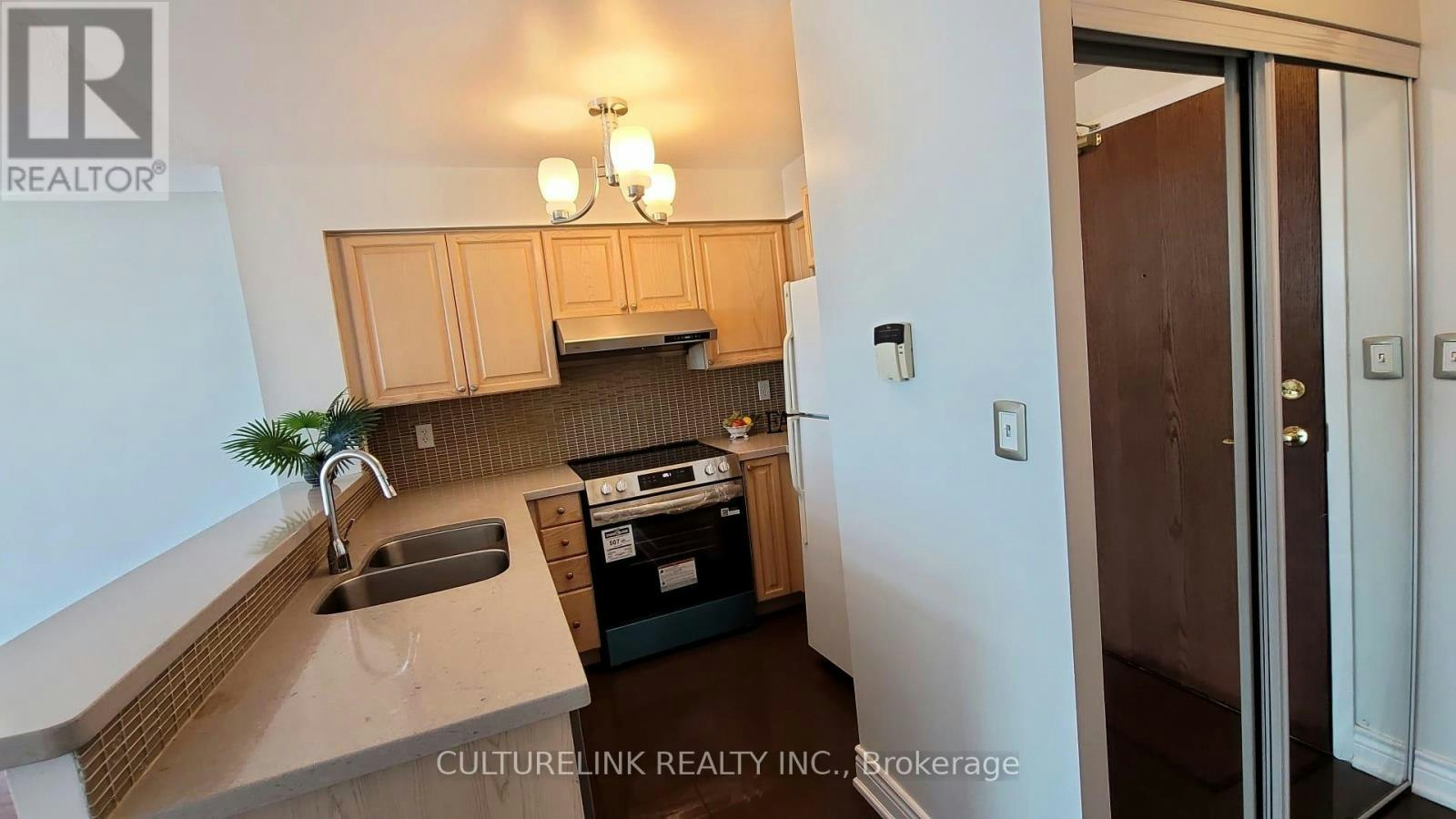PH 5-39 Oneida Crescent, Richmond Hill, ON, L4B 4T9 - 3