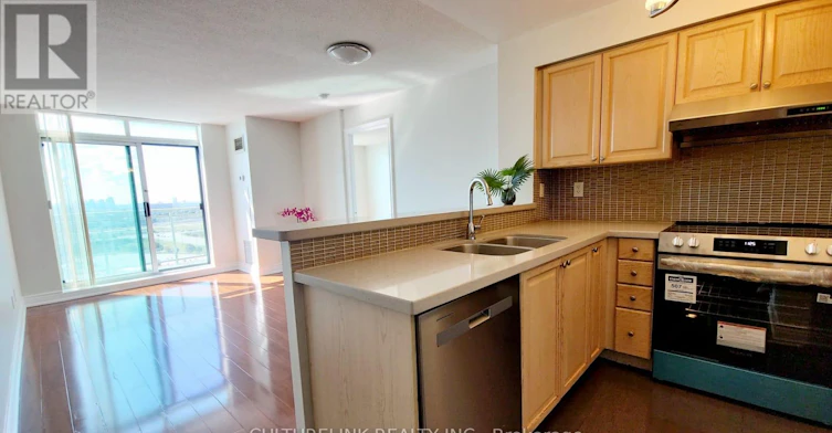 PH 5-39 Oneida Crescent, Richmond Hill, ON, L4B 4T9 - 2