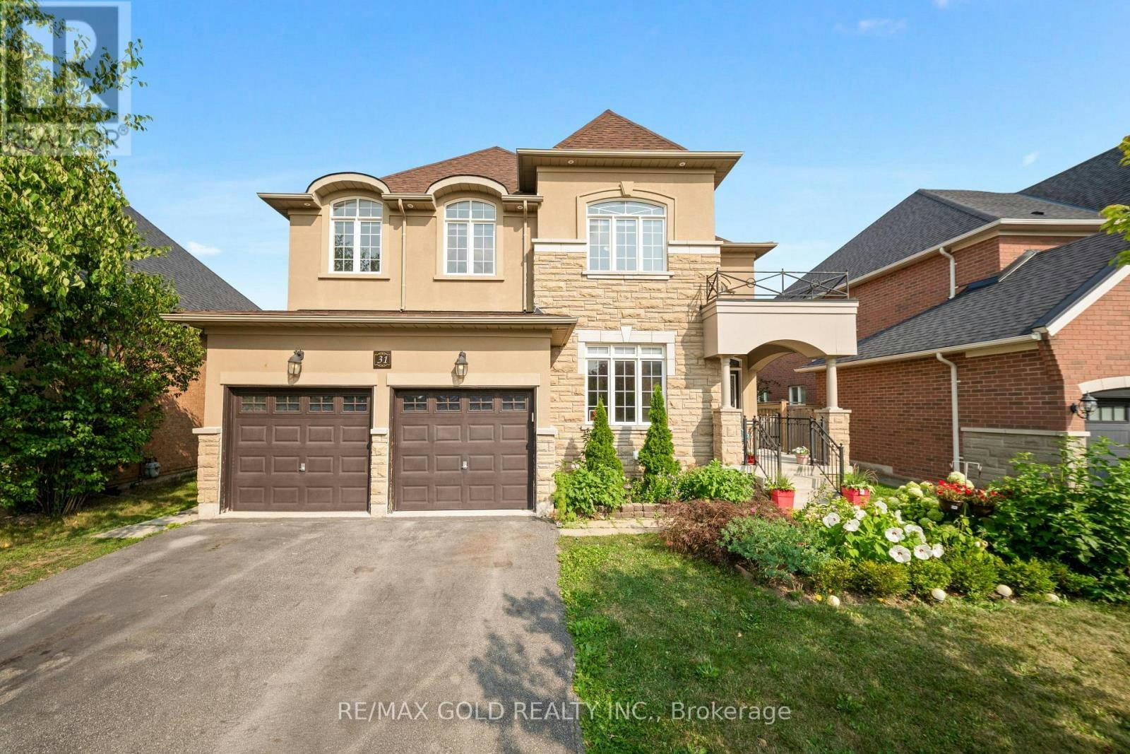 31 Fontainebleu Road, Brampton, ON, L6P 1Z1