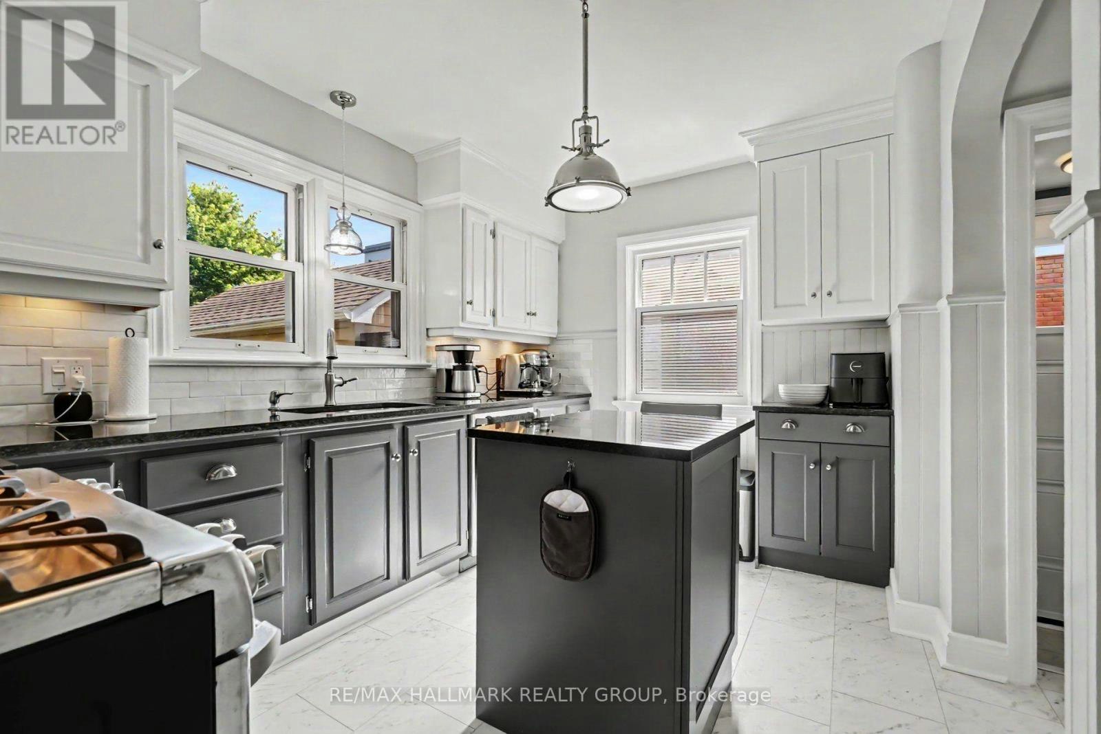 407 Eden Avenue, Ottawa, ON, K1Z 5J1 - 10