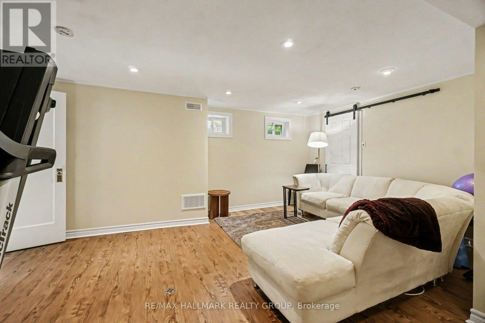 407 Eden Avenue, Ottawa, ON, K1Z 5J1 - 18