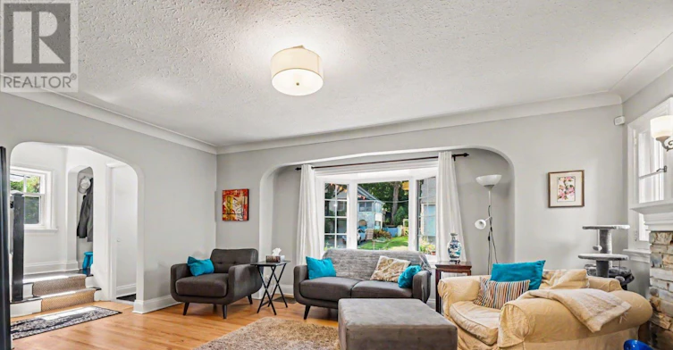 407 Eden Avenue, Ottawa, ON, K1Z 5J1 - 5