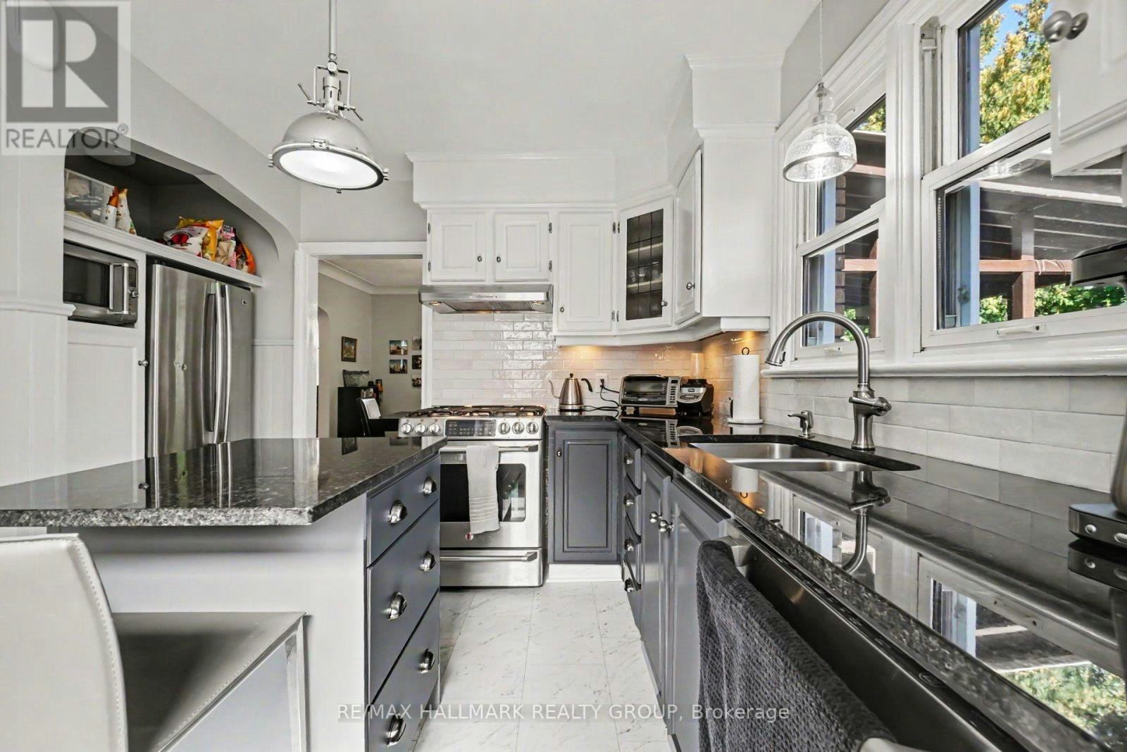 407 Eden Avenue, Ottawa, ON, K1Z 5J1 - 9