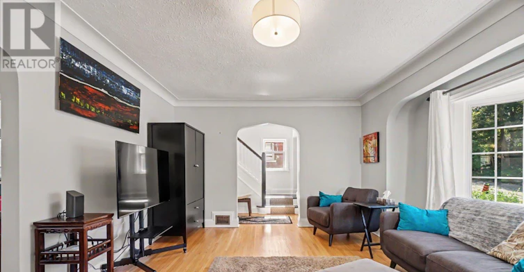 407 Eden Avenue, Ottawa, ON, K1Z 5J1 - 6
