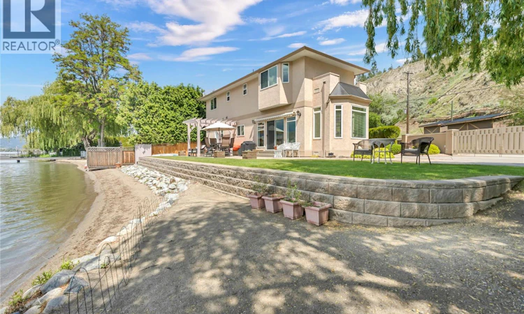 4597 Lakeside Road