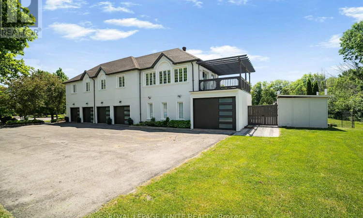 69 Raeview Drive
