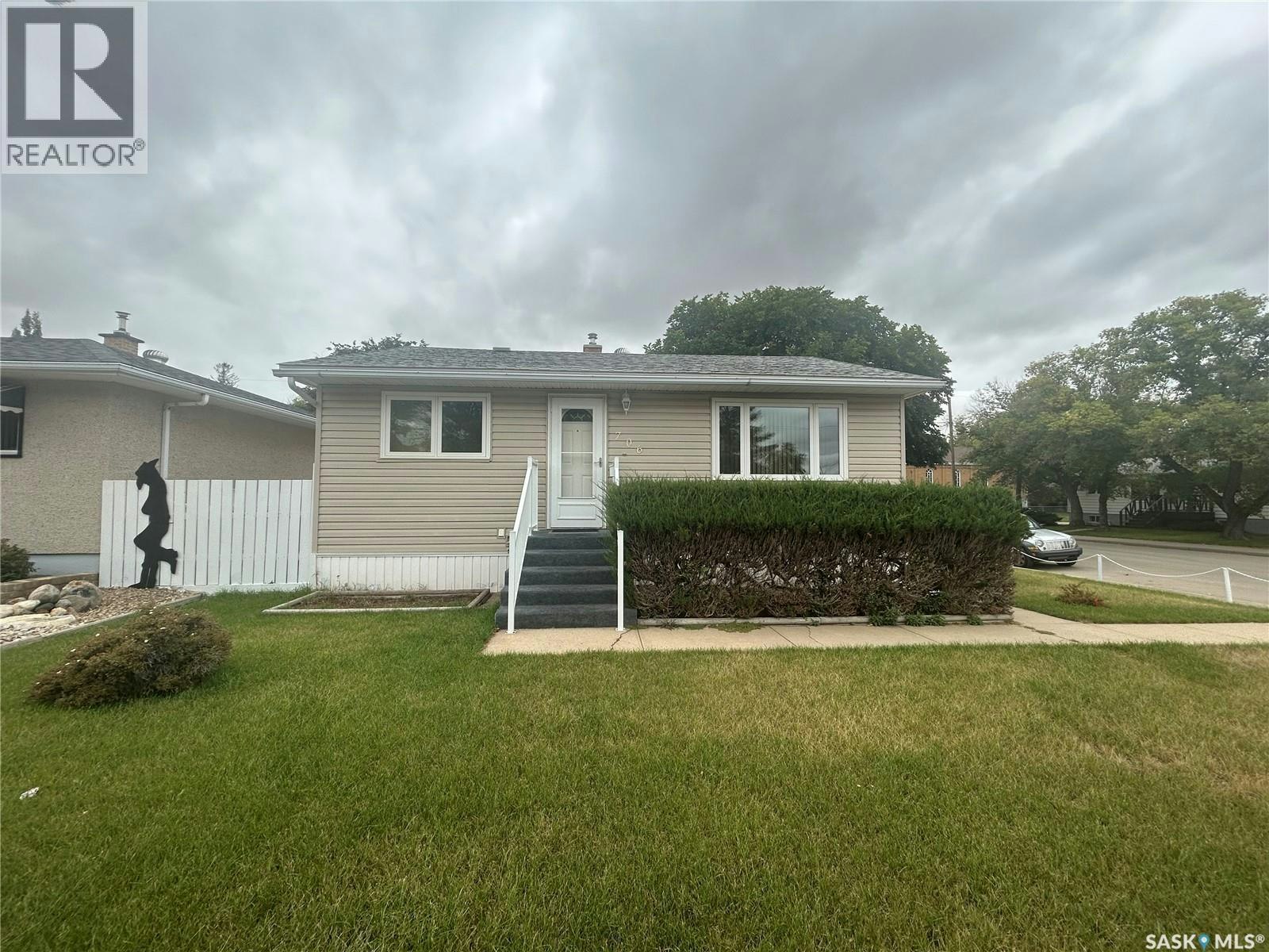 706 Vaughan Street W, Moose Jaw, SK, S6H 5N5