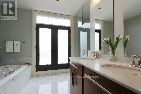 376 Lippincott Street, Toronto, ON, M5S 2P7 - 6